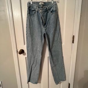 Abercrombie Curve Love 90’s Straight Ultra High Rise Jean